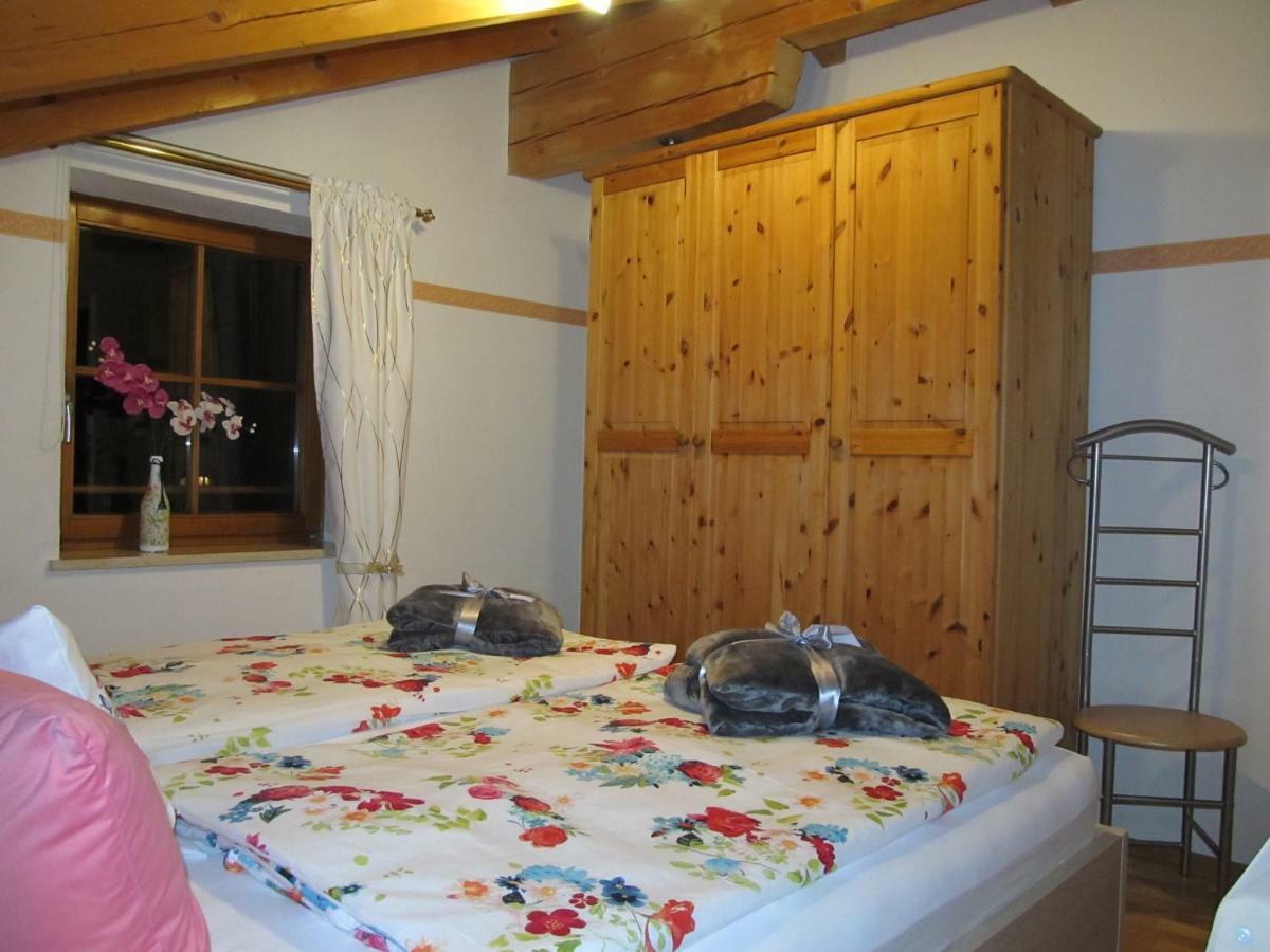 Ferienwohnung Bei Mutti Rottau Exterior foto